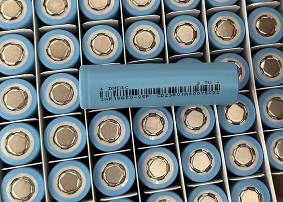 2500mAh 3.7V Max 6A Baterai Lithium Ion Silinder Bermuatan Kontinyu 18650 INR18650-25P